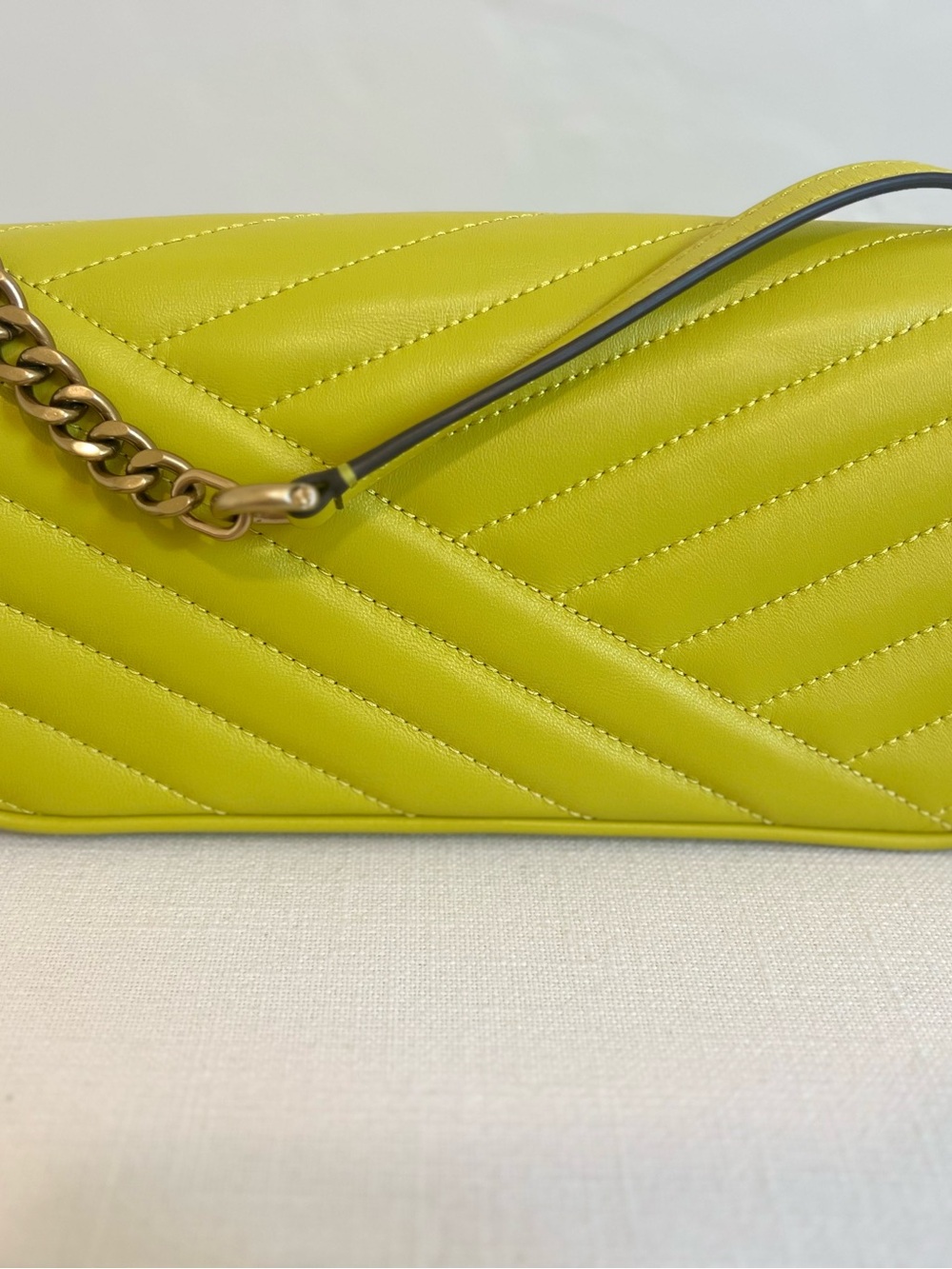 Tory Burch Island Chartreuse Quilted Kira Shoulder Bag with Gold Logo NWOT 🌷 - Picture 6 of 6